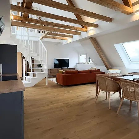 Modernes Maisonette-apartment Mit Terrasse I