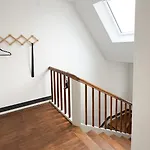 Modernes Maisonette-apartment Mit Terrasse I Lejlighed