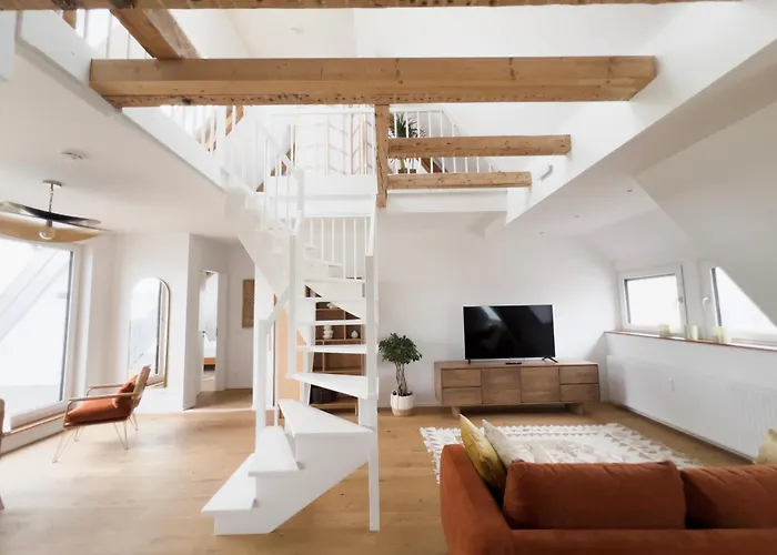 Modernes Maisonette-apartment Mit Terrasse I شقة